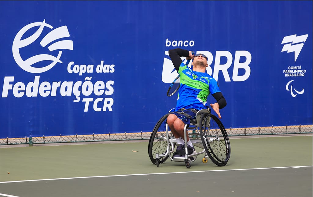 Conheça o tênis em cadeira de rodas